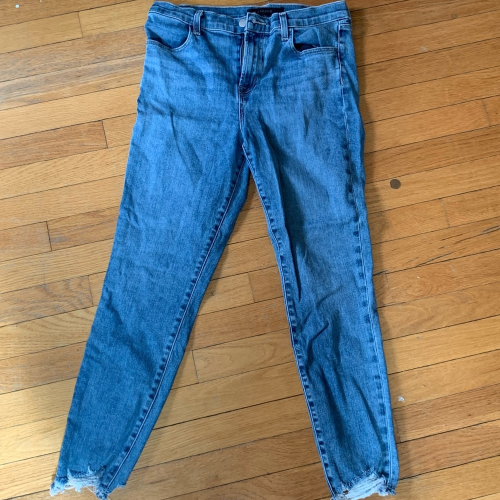 JBRAND jeans size 30. Lots of stretch and super cute!